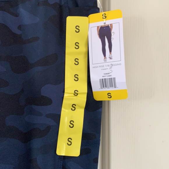 Danskin leggings. - Picture 4 of 7